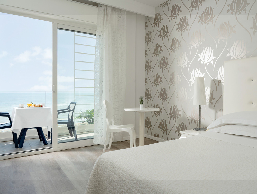 media.Camere-Standard-con-balcone-fronte-mare2Hotel-Mediterraneo-Riccione