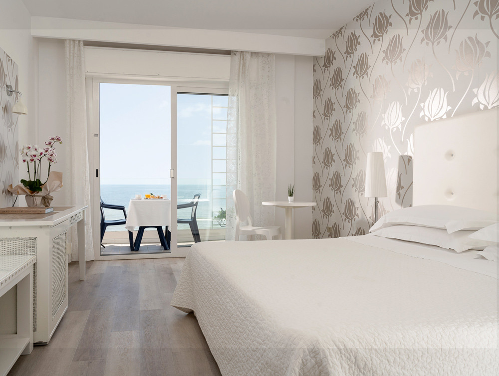 media.Camere-Standard-con-balcone-fronte-mare5Hotel-Mediterraneo-Riccione