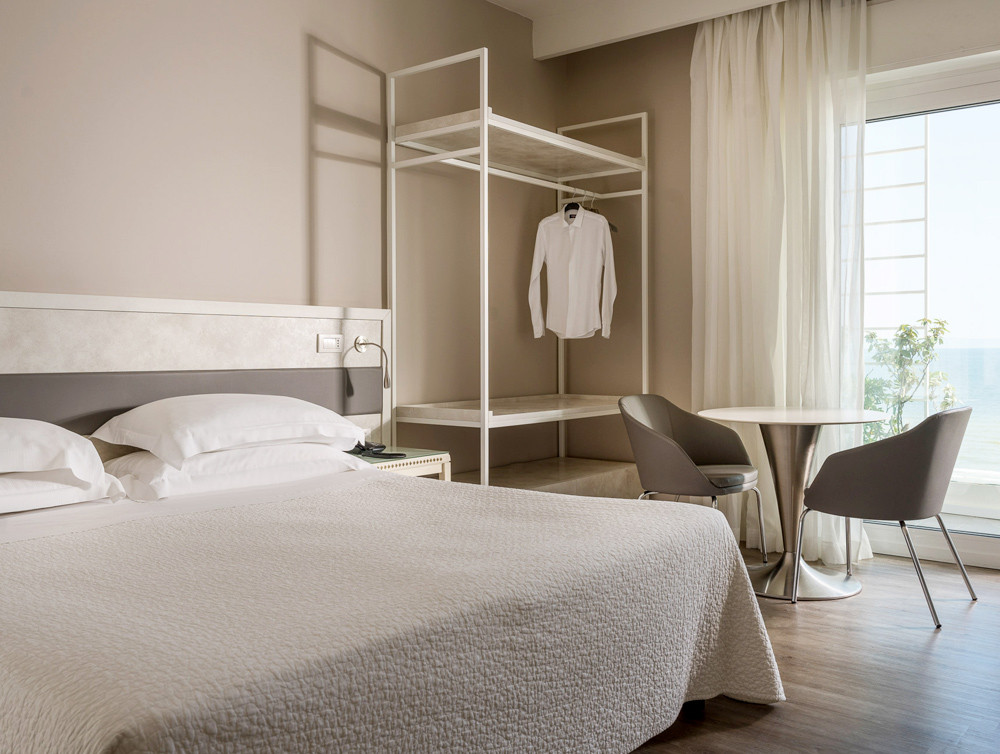 media.Camere-Suite-Classiche1-Hotel-Mediterraneo-Riccione