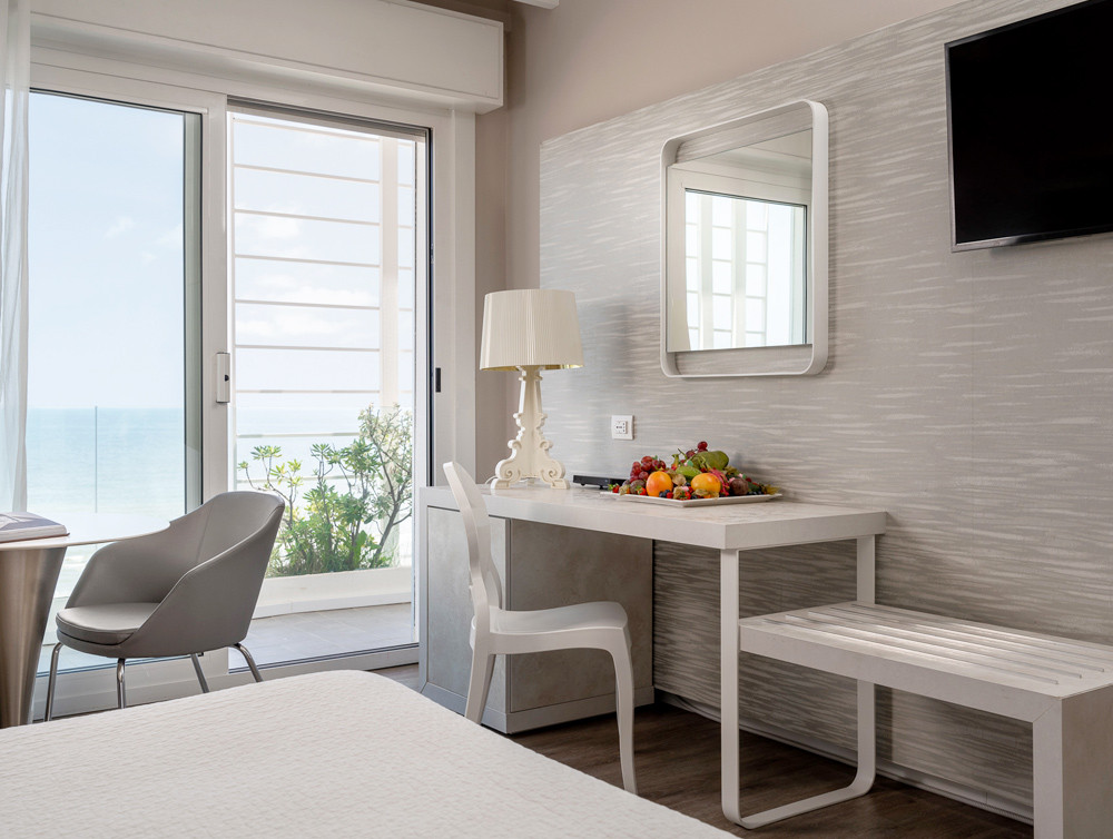 media.Camere-Suite-Classiche3-Hotel-Mediterraneo-Riccione
