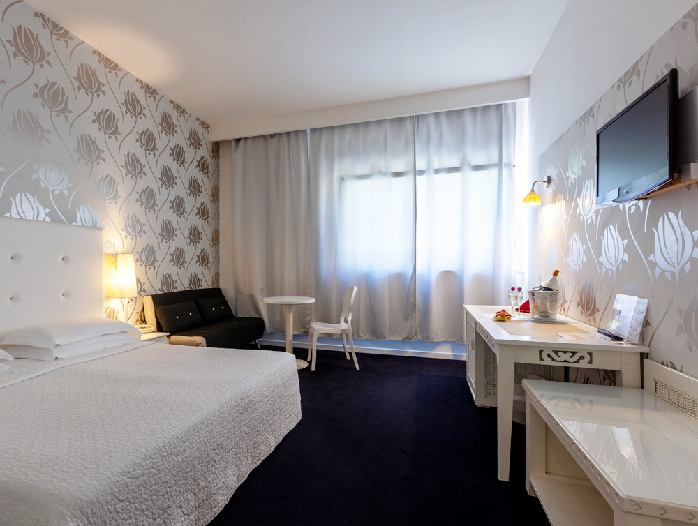 media.Camere-Executive-senza-balcone4Hotel-Mediterraneo-Riccione