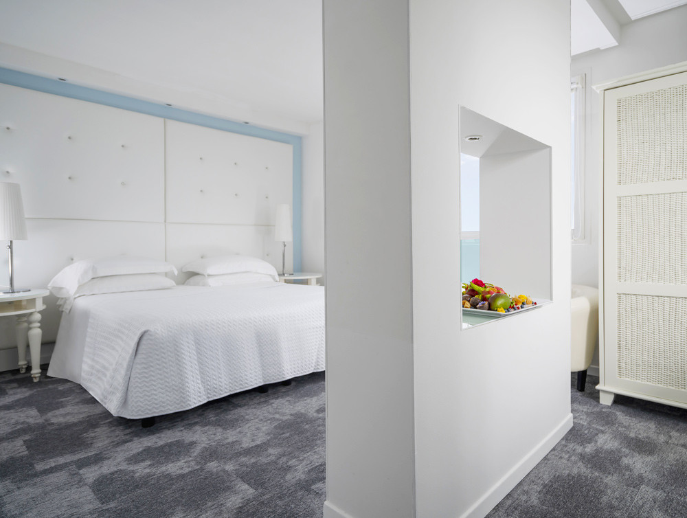 media.Camere-Suite-Deluxe11-Hotel-Mediterraneo-Riccione