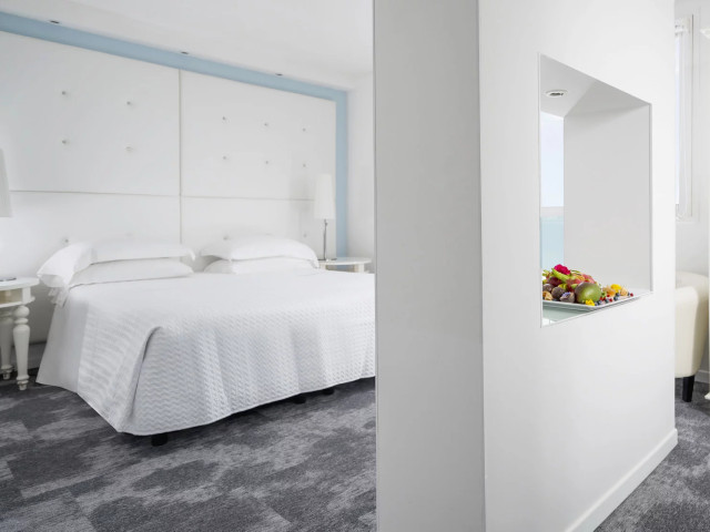 media.Slide-Suite-Deluxe1Hotel-Mediterraneo-Riccione