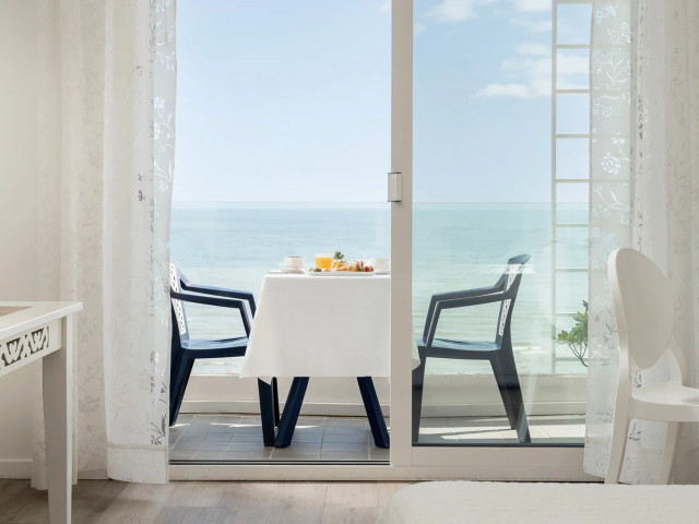 media.Slide-CameraStandard3Hotel-Mediterraneo-Riccione