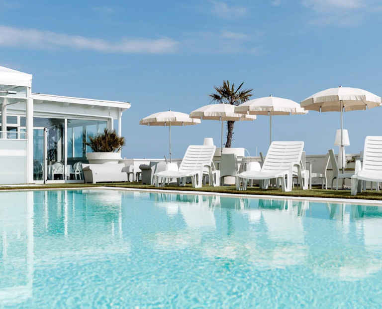 media.Slide-Piscina1Hotel-Mediterraneo-Riccione