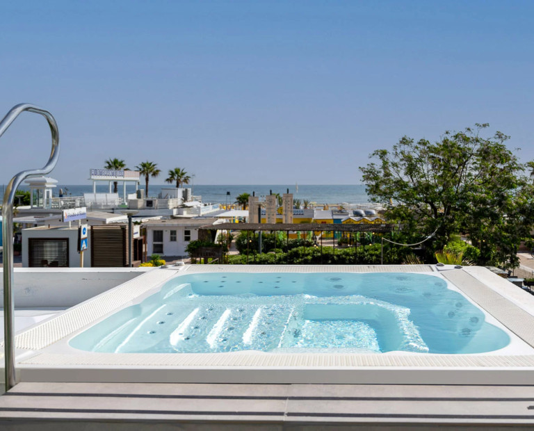 media.Slide-Piscina4Hotel-Mediterraneo-Riccione